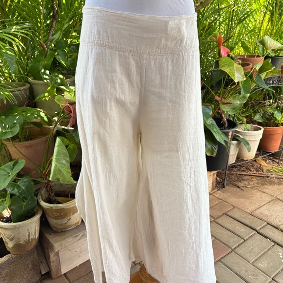 Harem Pants Cream Wide Leg Pants w/ Relaxed Fit in excellent condition like new! - Picture 1 of 10